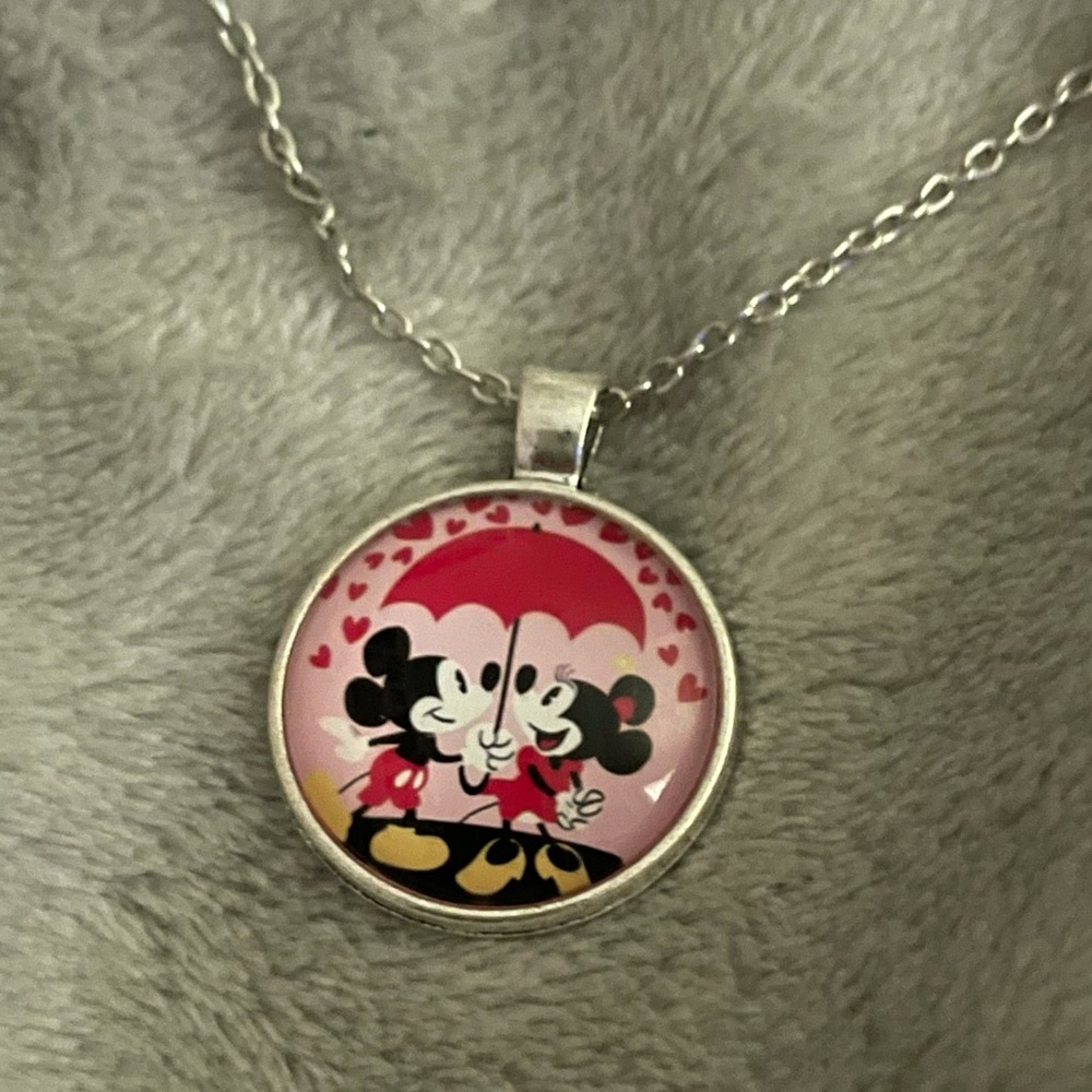 🆕 Disney Rainy Day Mickey & Minnie Mouse Necklace - Picture 4 of 12